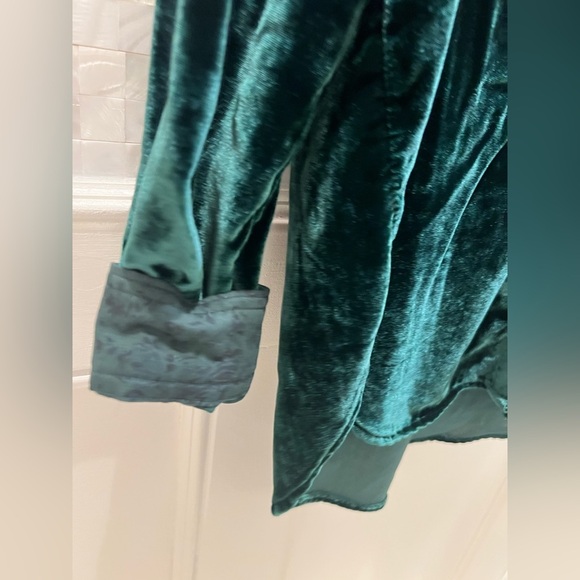 Anthropologie pilcro the Hadley relaxed dark green velvet button shirt SP petite - Picture 13 of 16